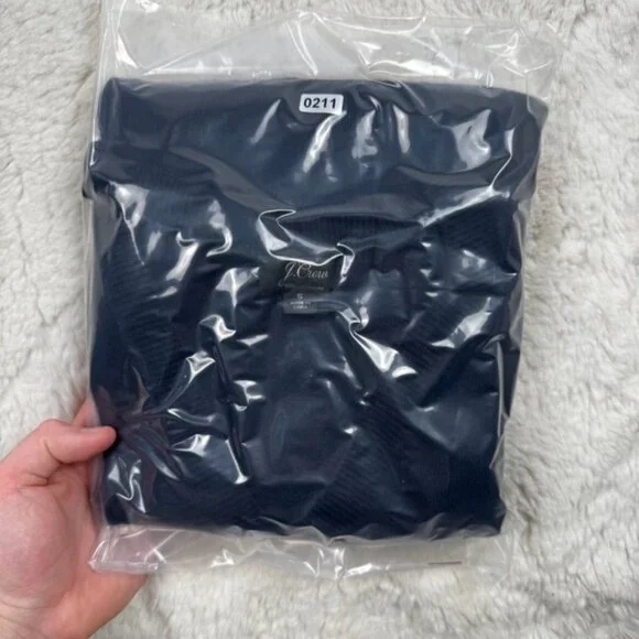 J Crew V Neck Sweater 100% Cashmere Navy Blue Women's Small Classic Preppy - Picture 7 of 7